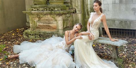 Bella bianca - Iconic Wedding Dresses by Vera Wang Available in our. Chicago. &. Oakbrook Terrace. salons. Fashion visionary Vera Wang’s iconic designs have influenced the bridal industry …